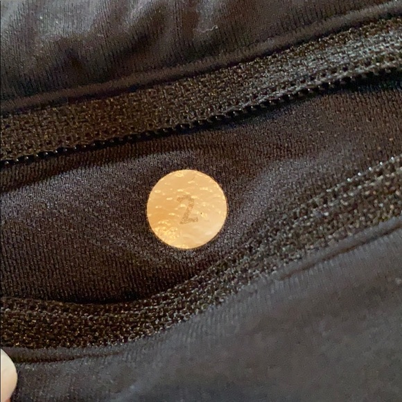 Lululemon 🍋 Speed Shorts - Picture 3 of 3